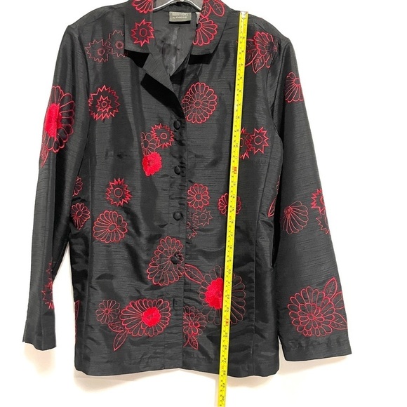 Chico’s jacket, size 2, black with red embroidery - Picture 5 of 10